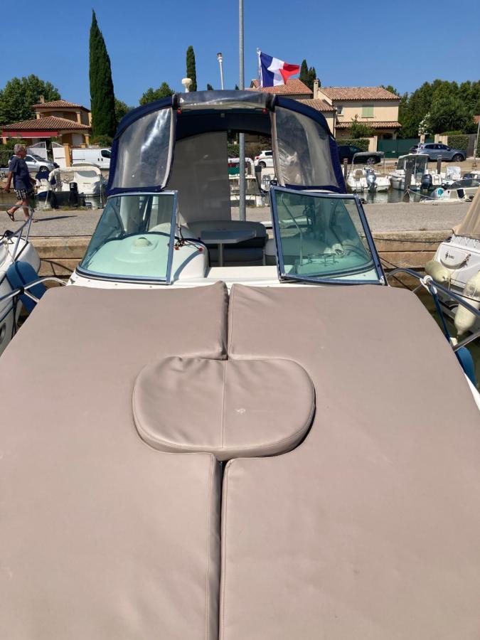 מלון לה-לונד-לה-מורה Hebergement Insolite Sur Un Bateau A Quai מראה חיצוני תמונה